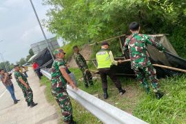 Pengelola Tol Bakter sterilkan GT Terbanggi Besar dari pedagang kaki lima