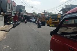 Tingkatkan perekonomian, Pemkab Lebak perbaiki jalan di tujuh titik