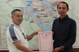 Gito Pardede terima SK Ketua Youth Geopark Kaldera Toba dari BP Geopark Caldera Toba UNESCO