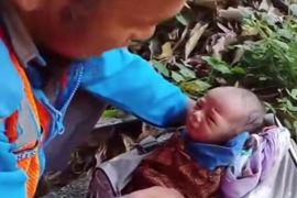 Tangis bayi dari dalam tas gegerkan warga Lombok Timur