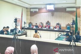 Hakim perintah KPK periksa PT Asri Karya Lestari perkara PUPR Kalimantan Selatan