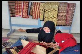 KUR BRI dukung pengembangan usaha tapis milik YR Tapis di Pringsewu