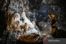 Mengintip keajaiban formasi karst dan sungai bawah tanah di Gua Petruk Kebumen