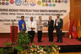 Pj Gubernur minta APTISI tingkatkan SDM di Papua