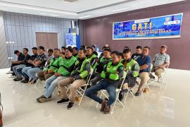 Perkuat peran ayah, pengemudi ojek online Ikut kelas BKB Emas