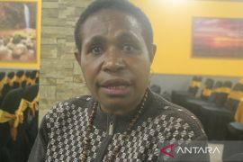 Tokoh Budaya Jayawijaya siap tampikan 1.000 noken di FBLB ke-32