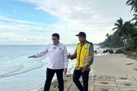 Stafsus Menko memperjuangkan pembangunan pengaman pantai Matang Danau