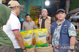 Pemerintah kembali luncurkan penjualan beras SPHP di pasar Mardika Ambon