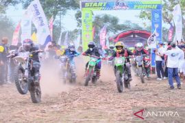 Seribuan trabaser meriahkan jelajah destinasi wisata alam di Festival Lakey 2025