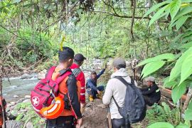 Tim SAR temukan korban hilang di hutan Tutuyan Sulut dalam kondisi lemah