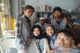 Mahasiswa Trunojoyo Madura bimbing pelaku UMKM lakukan transaksi digital