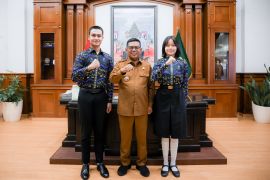 Gubernur Andra lepas dua siswa Banten sebagai calon Paskibraka nasional