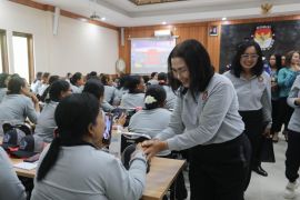 Ratusan perempuan di Badung ikuti pelatihan atasi kebakaran