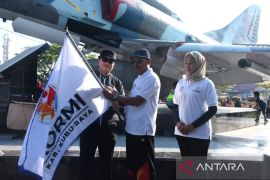 Sujiwo lepas kontingen KORMI Kubu Raya ke FORNAS Lombok