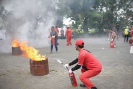 Pertamina Kalimantan tingkatkan kompetensi tim penyelamat di SPBU