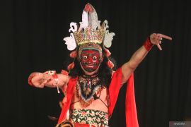 Pagelaran Topeng Malangan  Panji Mangu