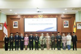 Gubernur Muhidin lantik Empat Dewan Komisaris Bank Kalsel periode 2025-2030