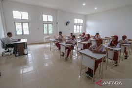 Masa pengenalan Sekolah Rakyat di Kendari Page 1 Small