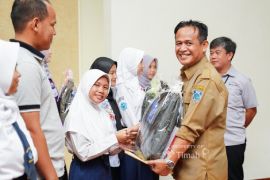 Sarah rela berpisah dari keluarga demi cita-cita di Pemali Boarding School PT Timah