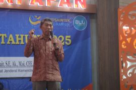 Kemendiktisaintek larang kampus pegang kartu ATM mahasiswa KIP Kuliah