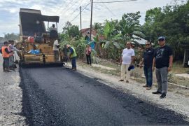 Jelang Pacu Jalur, Gubernur Abdul Wahid Gercep Benahi Jalan ke Kuansing