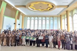 BPJS Ketenagakerjaan serahkan kartu kepesertaan untuk 769 Mahasiswa KKN IAIN SAS Babel