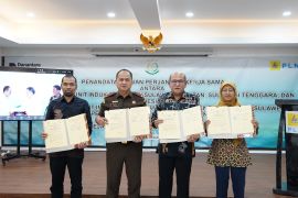 PLN UIP Sulawesi terima 58 sertifikat tanah dari Kementerian ATR/BPN