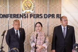 Puan minta pemerintah utamakan verifikasi bansos sebelum ubah penerima