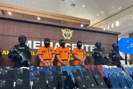 Bea Cukai Batam gagalkan penyelundupan 327 unit iPhone tujuan Jakarta