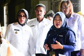 Pemkot Ambon  sidak gudang Bulog pastikan takaran beras sesuai standar