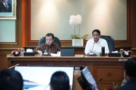 Gubernur Al Haris dan Menthut bahas jalan khusus batubara