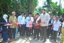 Wali Kota Fadly Amran resmikan jembatan di Pasa Lalang