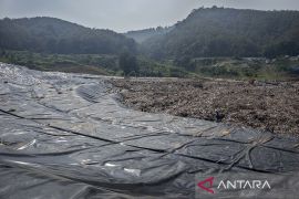 Pengoperasian zona 5 TPA Sarimukti