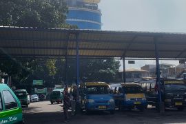 Nasib sopir angkot Kalapa-Ledeng Bandung: pendapatan semakin turun