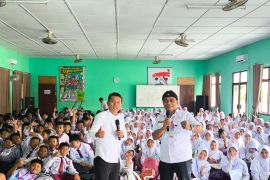 Staf Bupati Bangka ajarkan siswa hindari tindak kekerasan