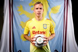 Aston Villa dapatkan Marco Bizot dari Prancis