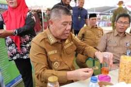 Gubernur Babel borong produk usaha kecil KUKM Fest