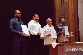 Gubernur John Tabo: Suplai ikan segar Biak penuhi gizi cegah stunting