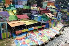 Pengecatan ulang Kampung Wisata Jodipan