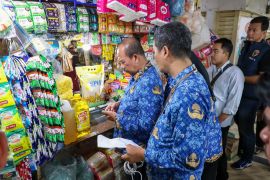 Satgas Pangan Surabaya sidak pasar cegah beras oplosan