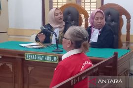 Notaris Tiromsi terdakwa pembunuh suami lolos dari hukuman mati, segini vonisnya