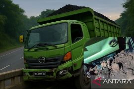 Jasad korban kecelakaan tunggal di Jalinsum OKU dievakuasi dari jurang