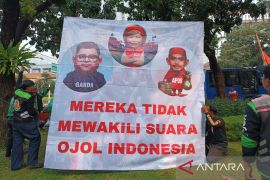 Ojol sampaikan tiga tuntutan pada aksi di kawasan Monas