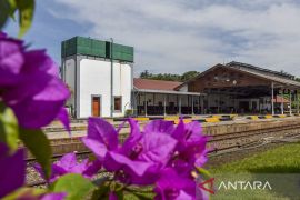 Stasiun Cibatu rute jalur tertinggi di Pulau Jawa