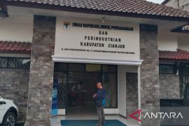 Diskuperdagin Cianjur sidak pasar mengantisipasi beras oplosan