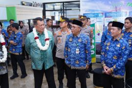 Wamen PAN-RB puji  Mal Pelayanan Publik Pontianak di tepian Sungai Kapuas