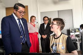 Minister eyes tie-up with French school to develop creative talent