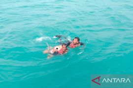 SAR Babel evakuasi nelayan tabrak karang di Bangka