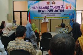 IKWI PWI Jatim tekankan pentingnya literasi digital pada HUT ke-64