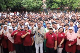 Wabup Bantul memotivasi siswa persiapkan diri sambut Indonesia Emas 2045